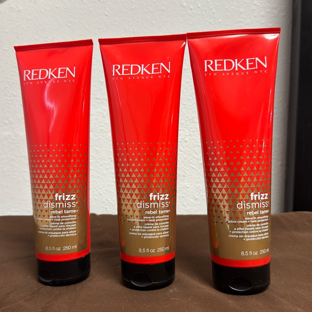 Redken frizz dismiss leave in lot of 3